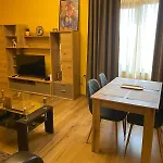 сотирови Apartamento Veliko Tárnovo