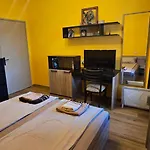сотирови Apartamento Veliko Tárnovo