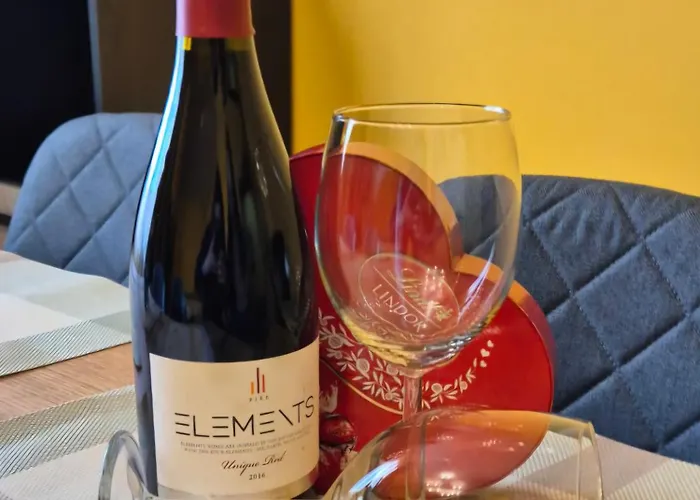 Apartment сотирови